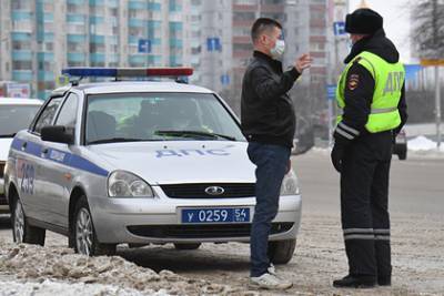 Пьяный начальник уголовного розыска устроил аварию и ударил инспектора ДПС - lenta.ru