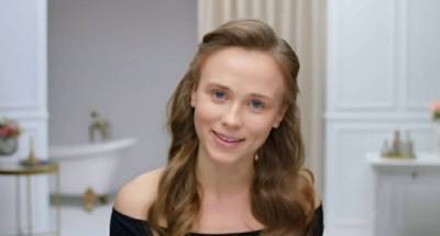 Анна Кошмал - Сама нежность: Женька из "Сватов" изумила безупречными изгибами в тоненькой ночнушке, фанаты в восторге - akcenty.com.ua