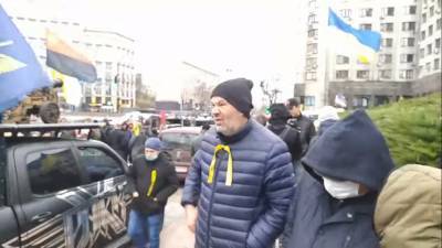 Владимир Зеленский - Петр Порошенко - Годовщина Майдана: в столице стартовал автомарш, Зеленскому в "Феофанию" повезли асфальт и покрышки (фото) - ukrainianwall.com - Украина - Киев