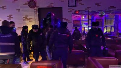 Полиция Петербурга остановила незаконнюю вечеринку на Дунайском - newinform.com - Санкт-Петербург - Бар