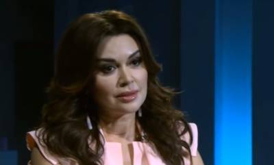Анна Заворотнюк - Мама сгорит от стыда: дочь Заворотнюк спрятала "вишенки" от фанатов за одними перышками - ukrainianwall.com