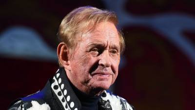 Сергей Маковецкий - Роман Виктюк - Фигурант "Миротворца" актер Маковецкий на прощании с Виктюком обратился к режиссеру на украинском языке - dialog.ua - Москва - Россия - Украина - Крым - Донбасс