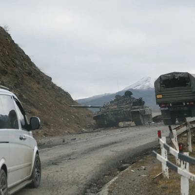 Российские миротворцы сопроводили еще одну колонну автобусов с беженцами в Степанакерт - radiomayak.ru - Россия - Степанакерт - Ереван - Нагорный Карабах