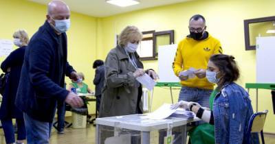 Парламентские выборы в Грузии: оппозиция сняла своих кандидатов, а правящая партия получила 60% мандатов - tsn.ua - Грузия - Парламент