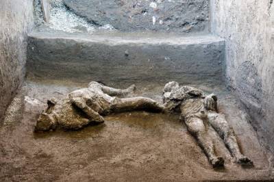 Дарио Франческини - Итальянские археологи нашли останки двух человек, погибших от извержения вулкана в Помпеях - vkcyprus.com - Италия