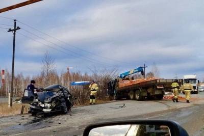 В Челябинской области автоледи при обгоне врезалась в фуру - chel.mk.ru - Челябинская обл.