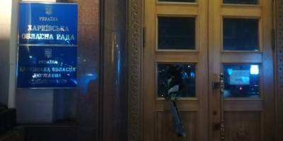 В Харькове под крики «Аллах Акбар» парень разбивал стёкла в здании ХОГА (видео) - sharij.net - Украина - Харьков