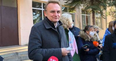 Садовой проголосовал на выборах и рассказал, что утром увидел "хороший знак" (3 фото) - tsn.ua
