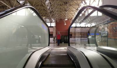 В торговом доме возле кафе скончался тюменец - nashgorod.ru