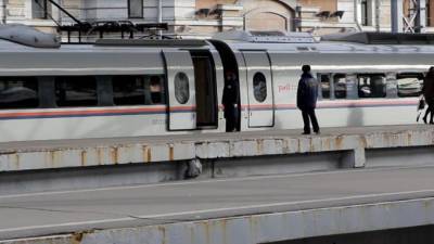 Олег Белозеров - В РЖД сократят время в пути между Москвой и Петербургом до двух часов - piter.tv - Москва - Санкт-Петербург