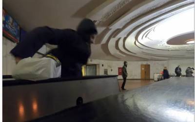 В столичном метро нашли управу на безбилетников, фото: "В человеческий рост" - politeka.net - Киев