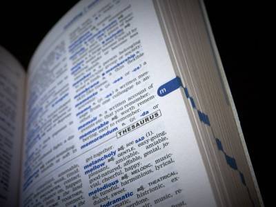 Оксфордский словарь не смог назвать слово года - gordonua.com