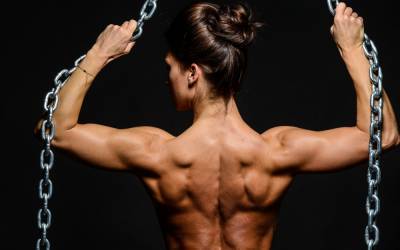Как прокачать мышцы спины: мастер спорта показала мощную тренировку - 24tv.ua - Украина