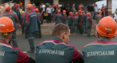 В Белоруссии протестующих шахтеров выносят из шахт спасатели - eadaily.com - Белоруссия - Минск