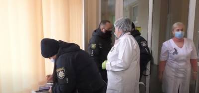 Врач отказалась надевать маску: в поликлинике Харькова разгорелся скандал, пациентка не выдержала, видео - kharkov.politeka.net - Харьковская обл. - Харьков