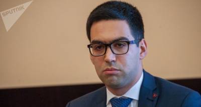 Рустам Бадасян - Пресс-секретарь Минюста Армении опровергла слухи об отставке Бадасяна - ru.armeniasputnik.am - Армения