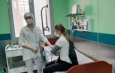 В ульяновских поликлиниках людей принимают медики с коронавирусом - readovka.news - Ульяновская - Ульяновск