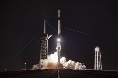 В США запустили ракету Falcon 9 с микроспутниками Starlink - aif.ru - США - шт.Флорида
