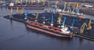 Транзит грузов через порты Латвии упал на 56% - lv.sputniknews.ru - Рига - Латвия
