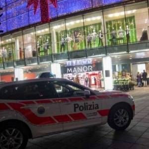 В торговом центре в Швейцарии с ножом напали на двух женщин - reporter-ua.com - Швейцария