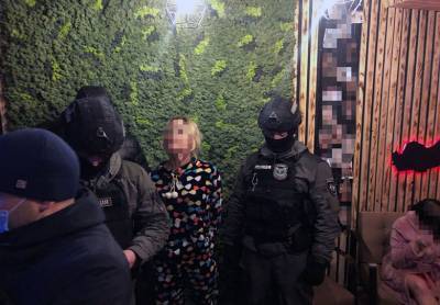 В Киеве разоблачили сеть борделей с кокаином, работавших под видом массажных салонов - newsland.com - Украина - Киев