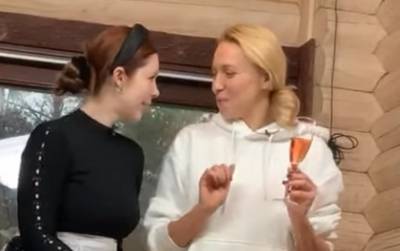 Ольга Полякова - Эпатажная Полякова сняла на видео свои страдания, Плакидюк пообещала помочь: "Котик, я научу..." - politeka.net
