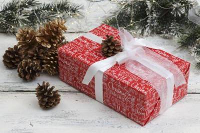 Как красиво упаковать подарок своими руками в подарочную бумагу? Пошаговое фото + видео - skuke.net