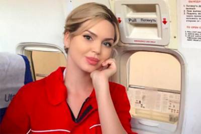 Внешность российской стюардессы восхитила иностранцев в сети - lenta.ru