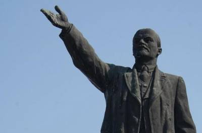 Владимир Ленин - Екатерина II - В Киеве внезапно появился памятник Ленину, фото: жители удивлены - politeka.net - Киев - Одесса