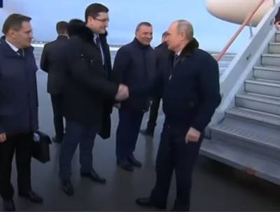 Владимир Путин - Глеб Никитин - Андрей Чибис - В Сарове Путина встретили люди без масок, не соблюдающие социальную дистанцию - znak.com - Москва - Россия - Нижегородская обл. - Мурманская обл. - Саров