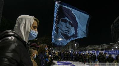 Диего Марадон - Столкновения между фанатами Марадоны и полицией вспыхнули в Буэнос-Айресе - newinform.com - Аргентина - Буэнос-Айрес