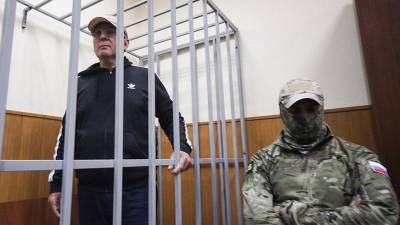 Александр Лебедев - Суд в Москве приговорил адвоката Хасавова к шести годам колонии - iz.ru - Москва - респ. Дагестан