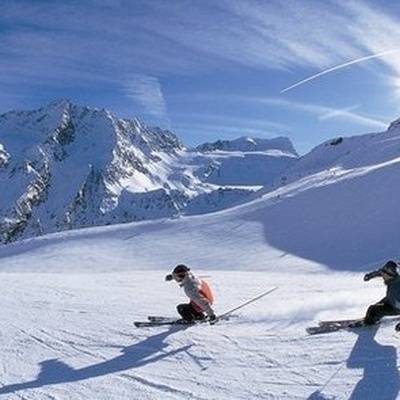 Ангела Меркель - Ален Берсе - Швейцария не будет закрывать горнолыжные курорты из-за COVID-19 - radiomayak.ru - Швейцария - Германия