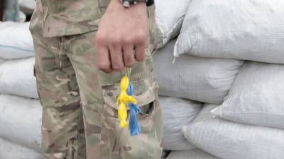 На Донбассе украинский военный избил, поджег и ограбил своего сослуживца - news.24tv.ua - Киев