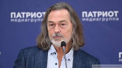 Алена Крав - Армен Джигарханян - Андрей Малахов - Виталина Цымбалюк-Романовская - Сафронов рассказал, кто отравлял жизнь Армену Джигарханяну - nation-news.ru - Россия