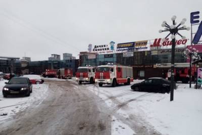 В Иванове в тушении пожара в торговом центре участвовали 75 единиц техники - mkivanovo.ru - Россия - Иваново