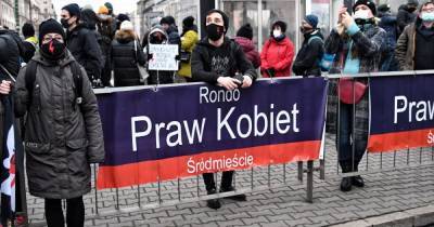 В Польше возобновились акции протеста из-за запрета абортов (3 фото) - tsn.ua - Польша - Варшава