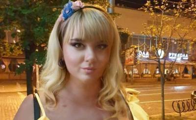 Мила Кузнецова - Украинка с 13-м размером бюста еле вместила всю свою красоту в "золотом" декольте: "Действительно притягательны" - politeka.net