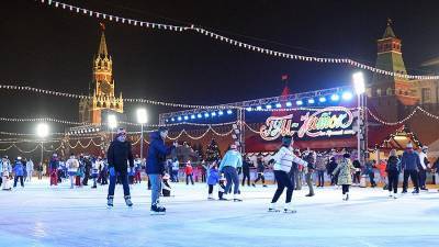 Алина Загитова - Татьяна Навка - На ГУМ-катке в Москве торжественно открыли сезон - iz.ru - Москва