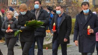 Елена Кондратюк - Руководство Верховной Рады почтили память жертв Голодомора - hubs.ua - Украина