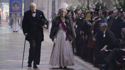 Елизавета II - Оливер Дауден - Лондон призвал предупреждать зрителей «Короны» о вымысле сюжета - iz.ru - Англия - Лондон