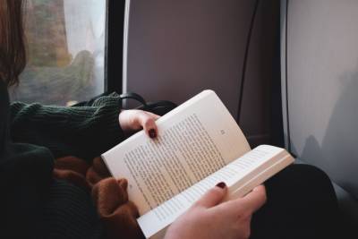 Как не нужно читать книги: разбираем вредные читательские привычки - 24tv.ua