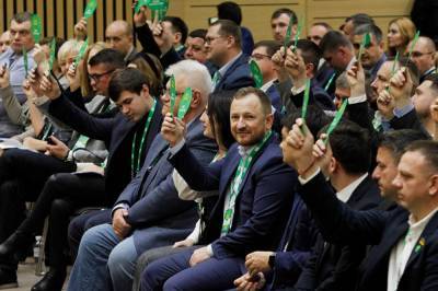 Евгения Кравчук - Депутат от "Слуги народа" заразился COVID-19: во фракции уже 17 заболевших - newsone.ua - Украина