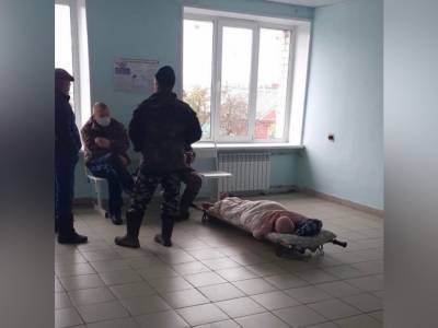 Житель поселка Сокольское ожидал «скорую» на полу больницы - vgoroden.ru - Нижний Новгород