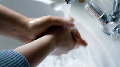 Чаще, дольше и техничнее: ТОП-5 мифов о качественном мытье рук - 5-tv.ru
