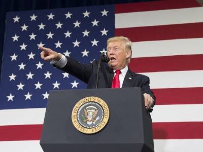 Дональд Трамп - Марк Эспер - Рэй Кристофер - СМИ: Трамп намерен в случае переизбрания уволить глав Пентагона, ФБР и ЦРУ - rosbalt.ru - США
