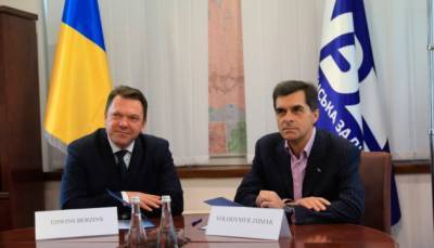 Владимир Жмак - Укрзализныця и DHL будут развивать грузовые перевозки из Китая в Европу - bin.ua - Китай - Украина