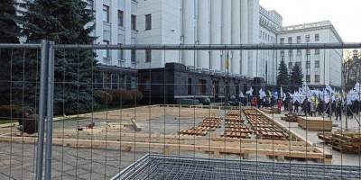 Под Офисом президента обустраивают каток — фото - nv.ua - Украина - Киев