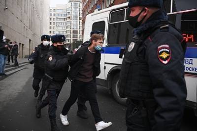 Никита Зайцев - В центре Москвы задержали десятки участников несанкционированного «Русского марша» - lenta.ru - Москва