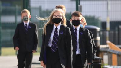 Борис Джонсон - Крис Уитти - Правительство введет масочный режим в школах - rbnews.uk - Англия